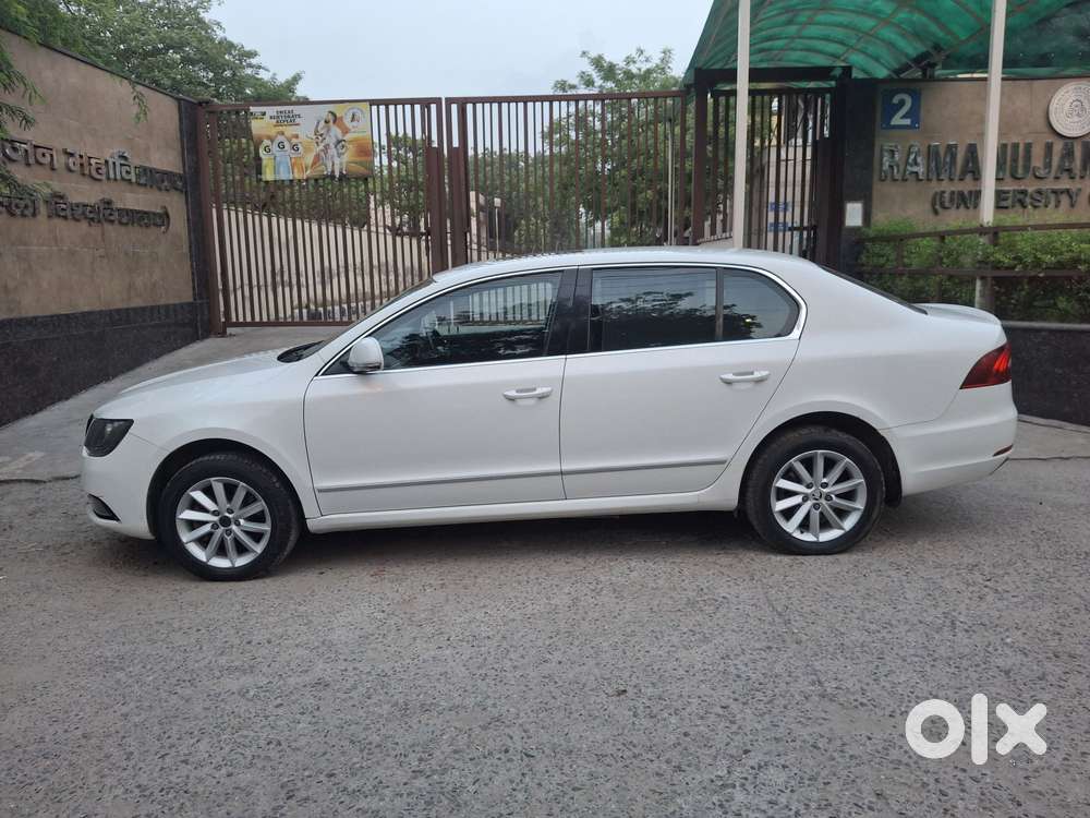 Skoda Superb 1.8 Elegance Tsi At, 2015, Petrol
