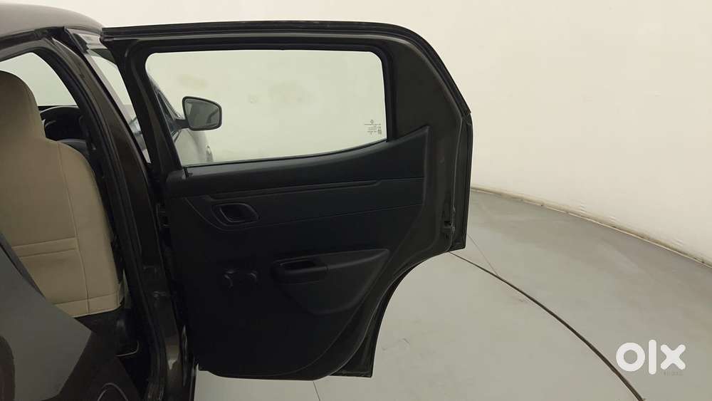 Renault Kwid 2019-ongoing 1.0 Rxt Amt (o), 2017, Petrol