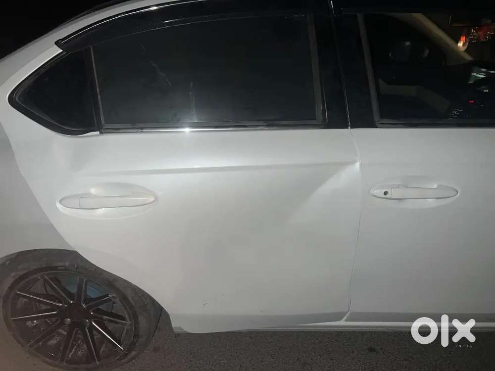 Daily Rental Driver ( Manual+ Automatic) Kisi Ko Daily Pay Pr Driver K