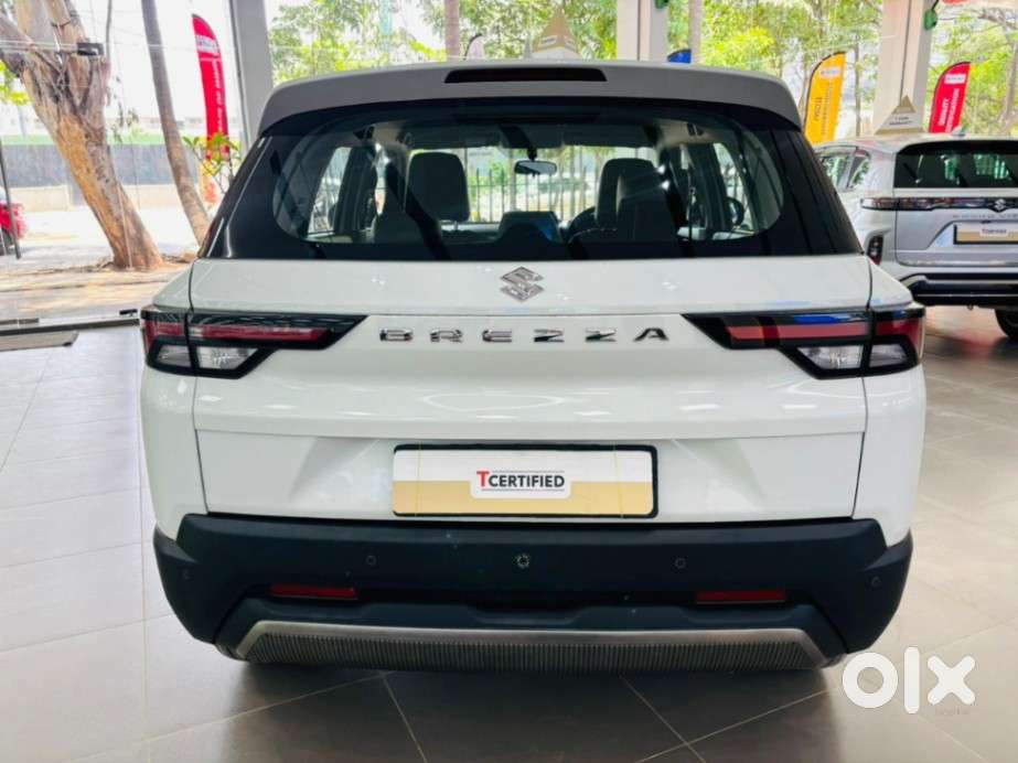 Maruti Suzuki Brezza 1.5 Lxi Smart Hybrid, 2025, Petrol