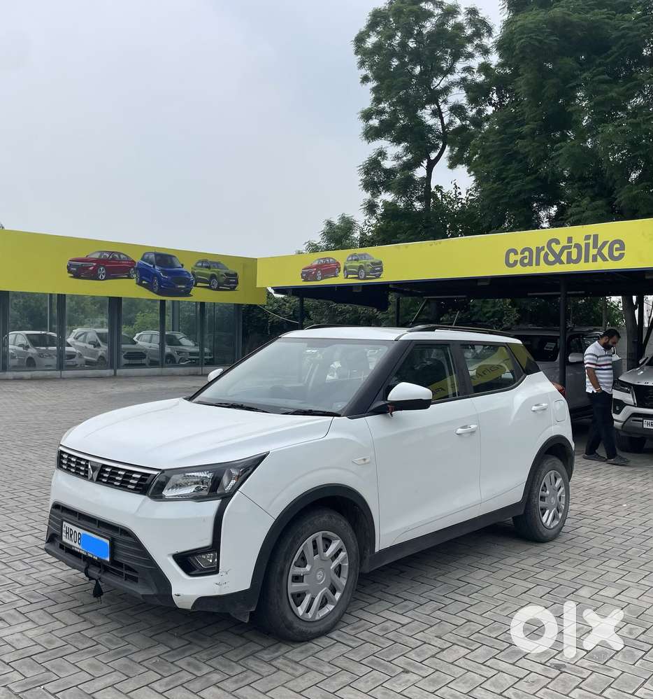 Mahindra Xuv300 1.2 W6 Amt Petrol, 2023, Petrol