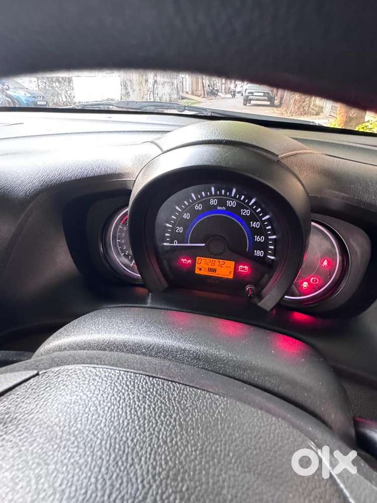 Honda Brio Vx I-vtec Mt 2016  1st Owner  72,880km  Well Maintained