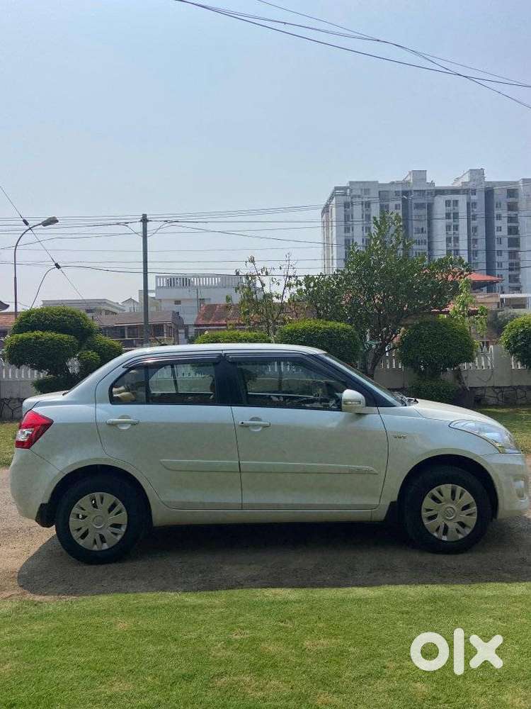 Maruti Suzuki Swift Dzire 1.2 Vxi Bsiv, 2014, Petrol