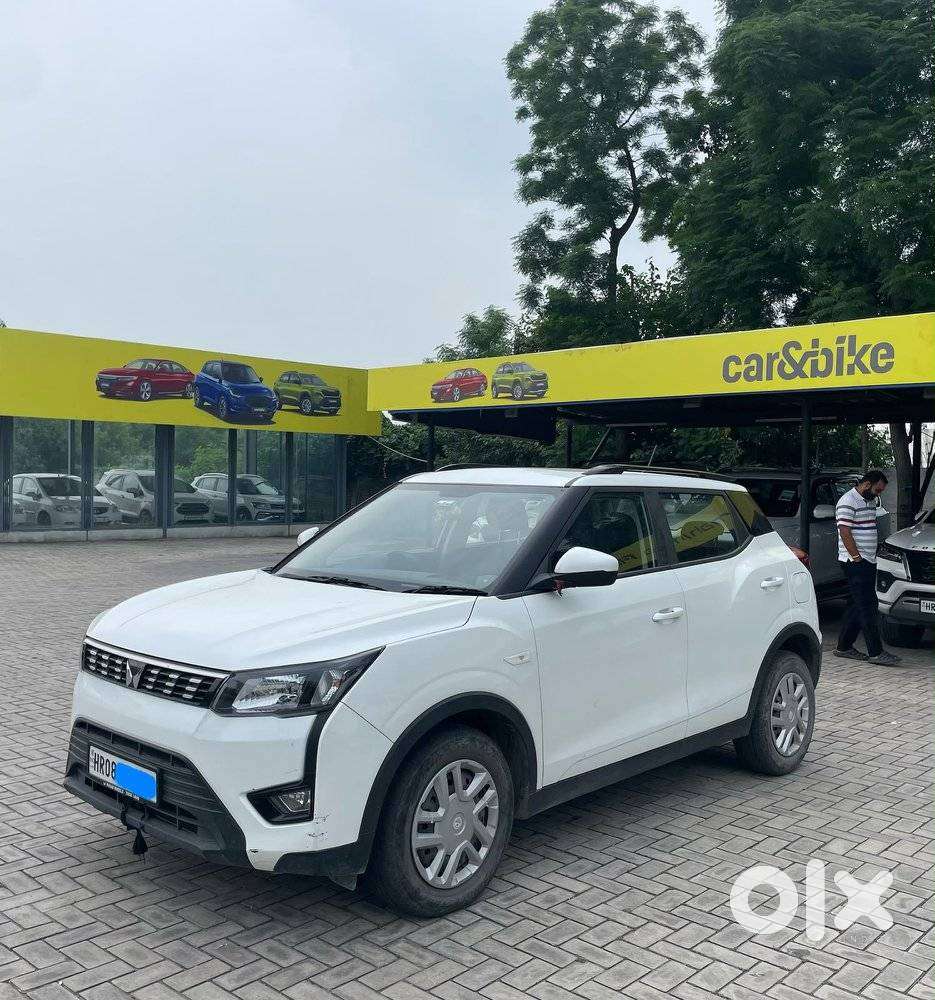 Mahindra Xuv300 1.2 W6 Amt Petrol, 2023, Petrol