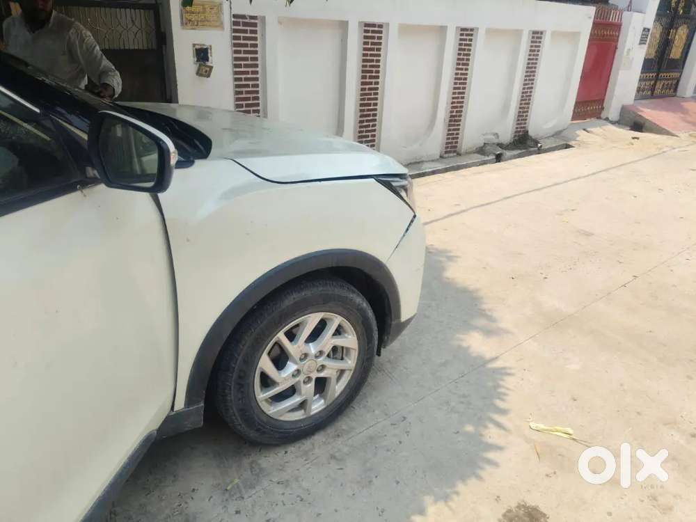 Mahindra Xuv300 2023 Petrol 12000 Km Driven