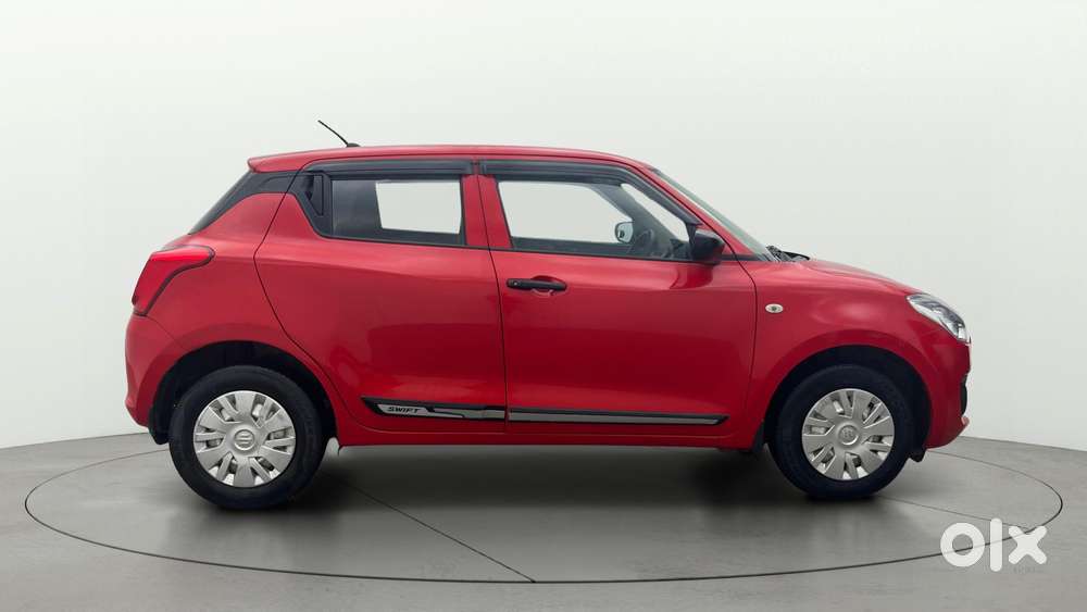 Maruti Suzuki Swift LXI, 2021, Petrol