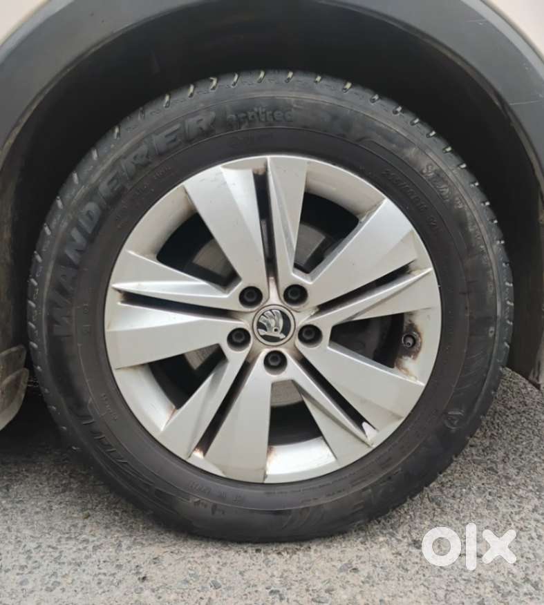 Skoda Kushaq 1.0 Tsi Active, 2023, Petrol