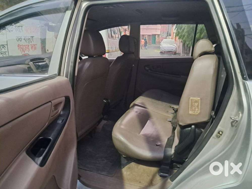 Toyota Innova 2.5 G (diesel) 8 Seater, 2016