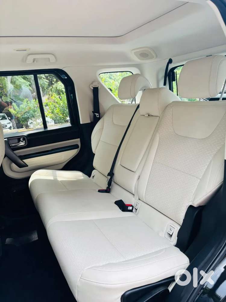 Mahindra Thar Roxx, 2024, Petrol