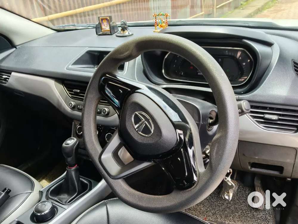 Tata Nexon 2023 Petrol Automatic