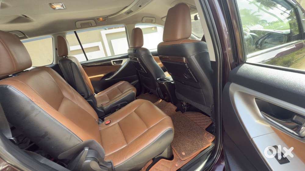 Toyota Innova Crysta 2.8 Zx At 7 Seater, 2016, Diesel