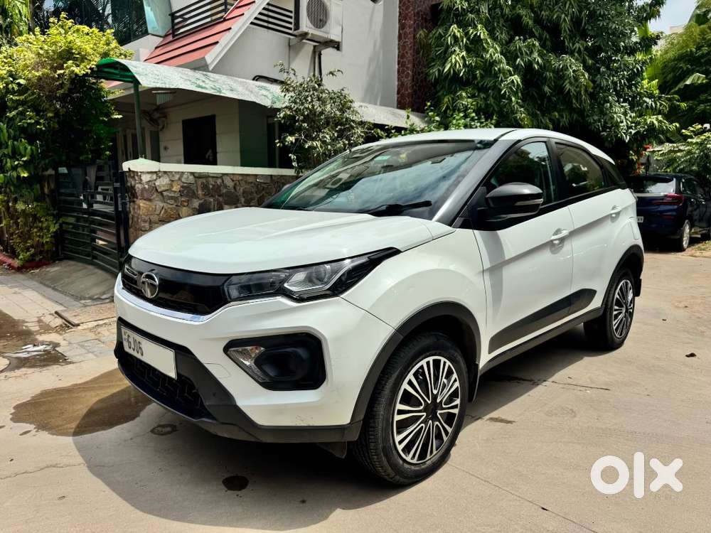 2022 Tata Nexon Petrol – Calgary White