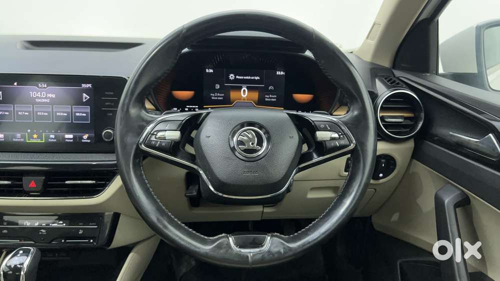Skoda Slavia Style 1.0l Tsi At, 2022, Petrol