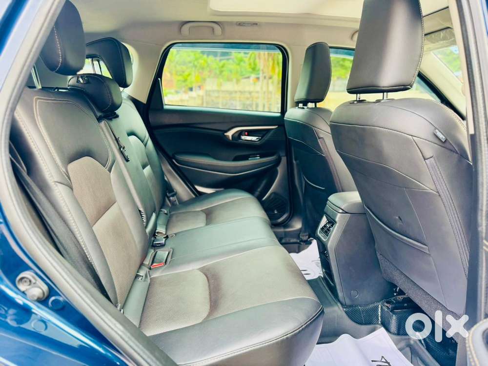 Maruti Suzuki Grand Vitara 1.5 Alpha Smart Hybrid At, 2024, Petrol