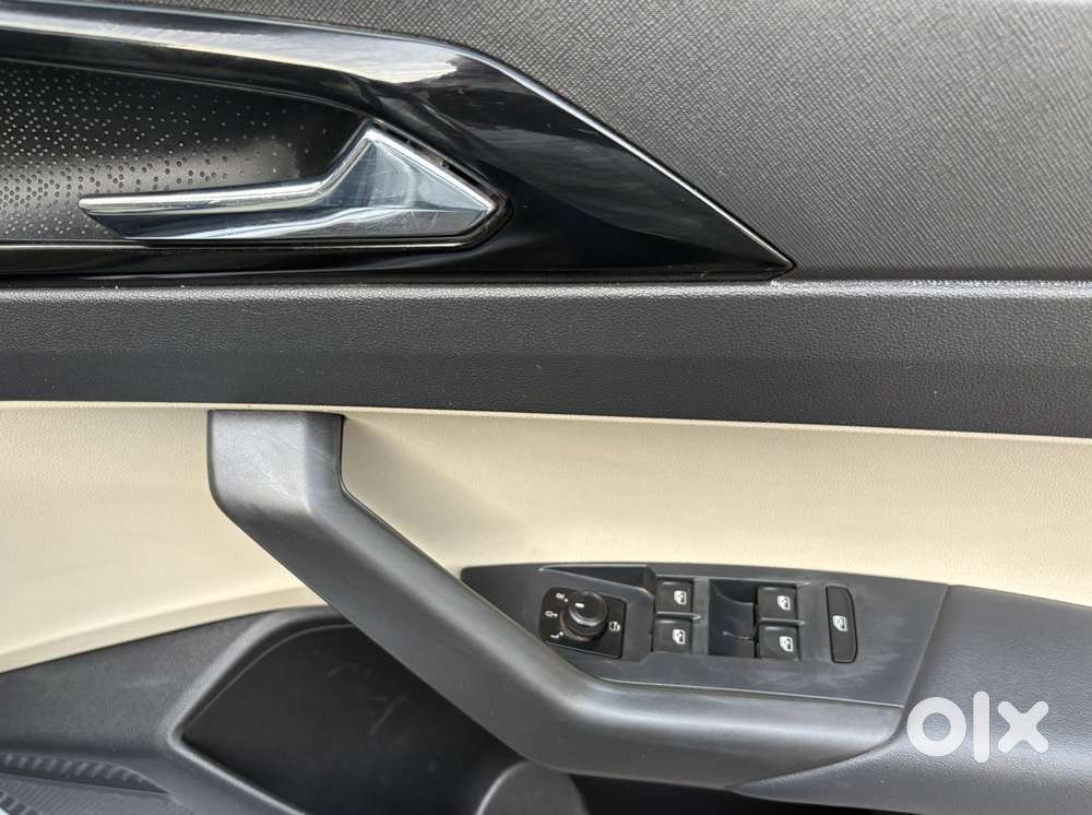 Skoda Slavia Style 1.0l Tsi At, 2022, Petrol