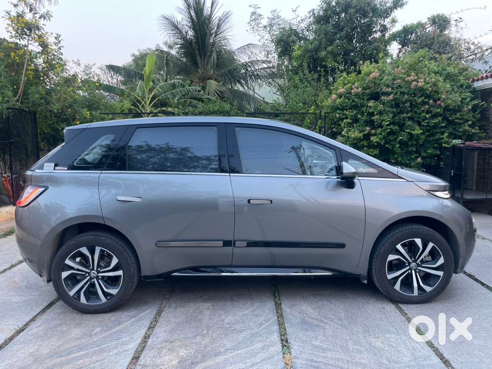Mg Windsor Ev Exclusive 2025, Mint Condition And Fresh Insurance