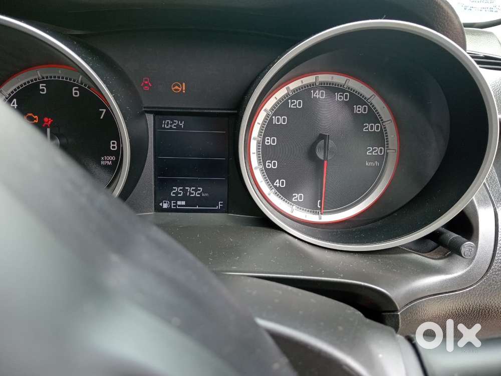 Maruti Suzuki Swift 2022 Petrol 25000 Km Driven