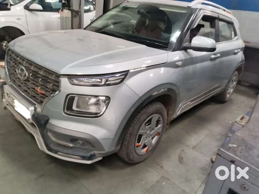 Just Serviced Original Paint Hyuandi Venue Brezza Nexon Sonet Creta