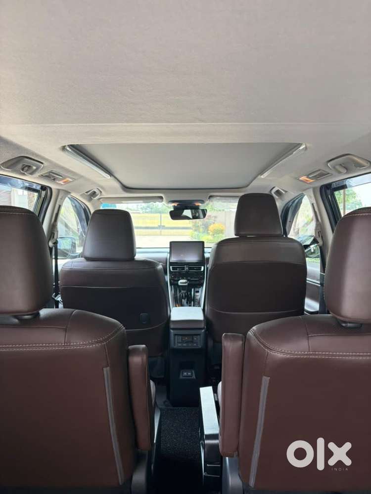 Toyota Innova Hycross 2.0 Zx (o) Hybrid 7 Str, 2025, Petrol