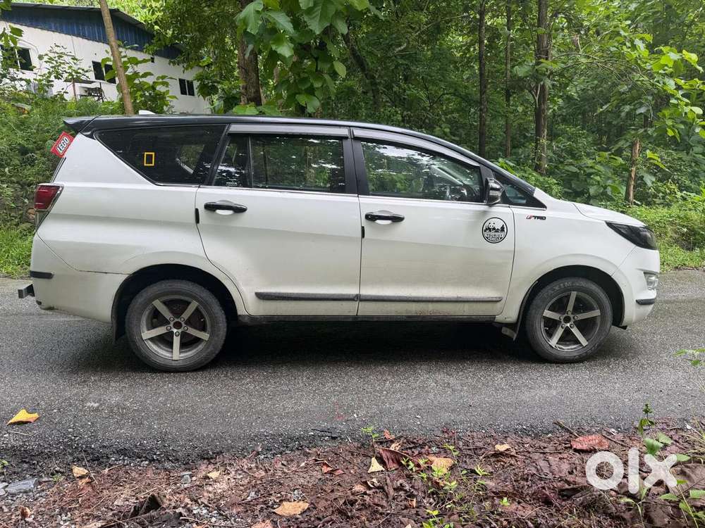 Toyota Innova Crysta 2.4 G Plus Mt, 2017, Diesel