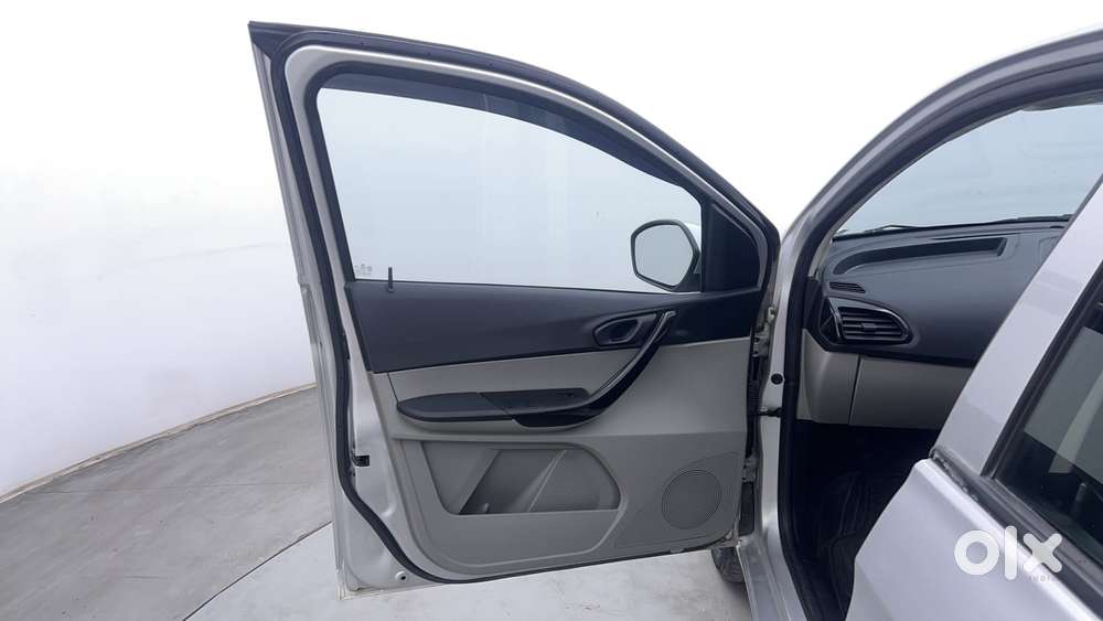 Tata Tiago 1.2 Revotron Xt, 2018, Petrol