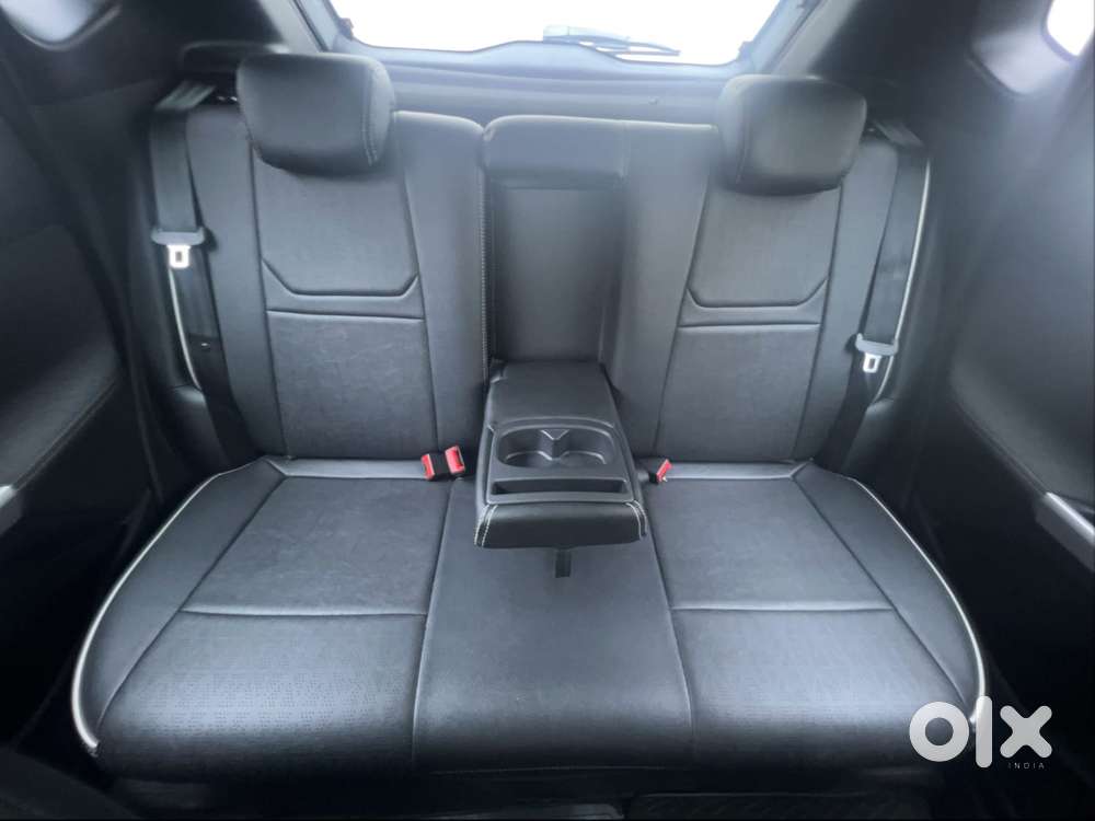 Nissan Magnite 1.0 Xv Premium, 2022, Petrol
