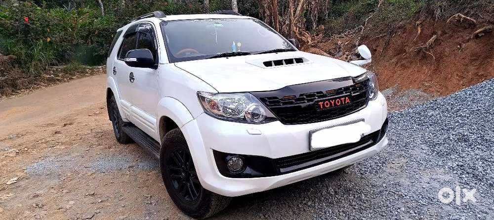 Toyota Fortuner Legender 2012 Diesel 200000 Km Driven