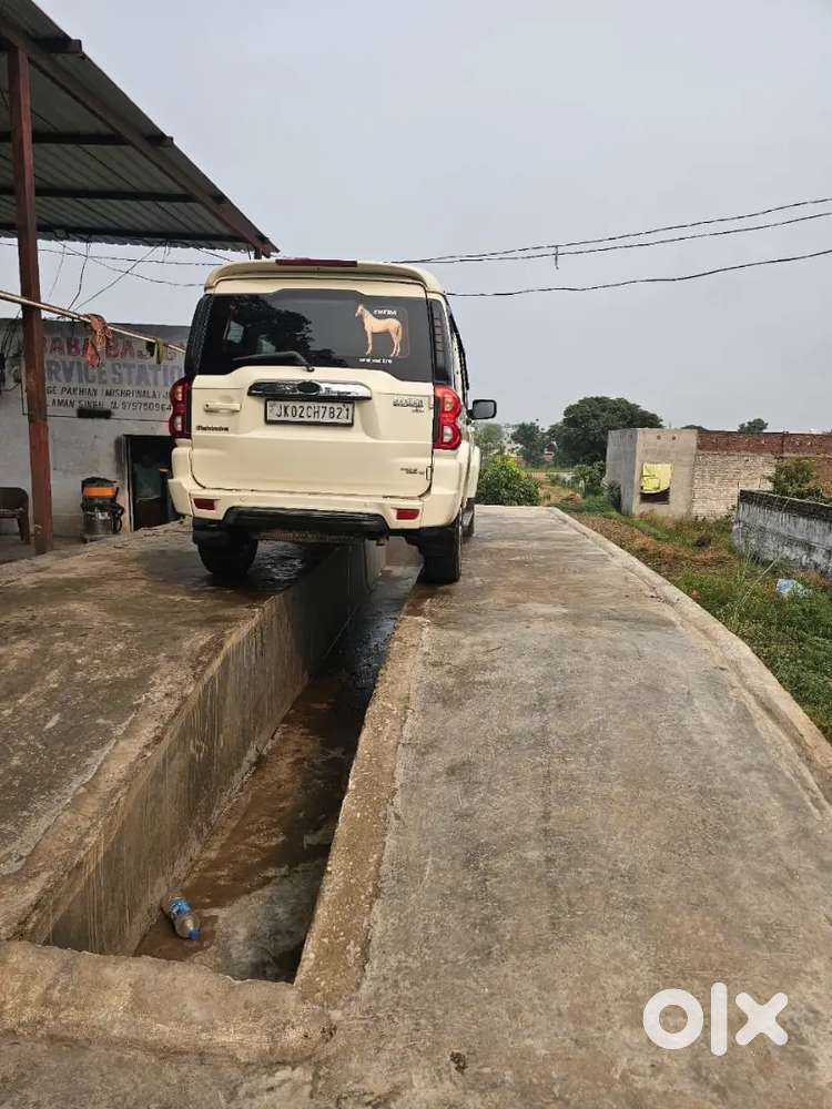 Mahindra Scorpio Classic 2019 Diesel 100000 Km Driven