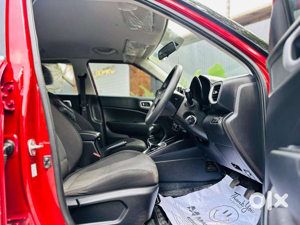 Hyundai Venue 1.2 S (o), 2022, Petrol