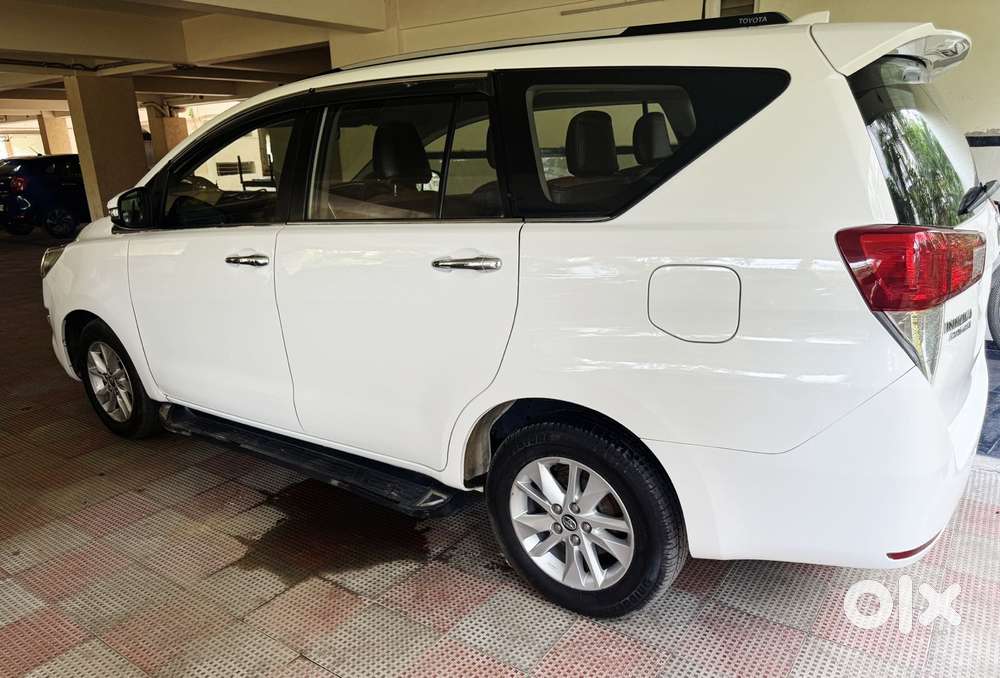 Toyota Innova Crysta 2.4 V 7 Str, 2017, Diesel