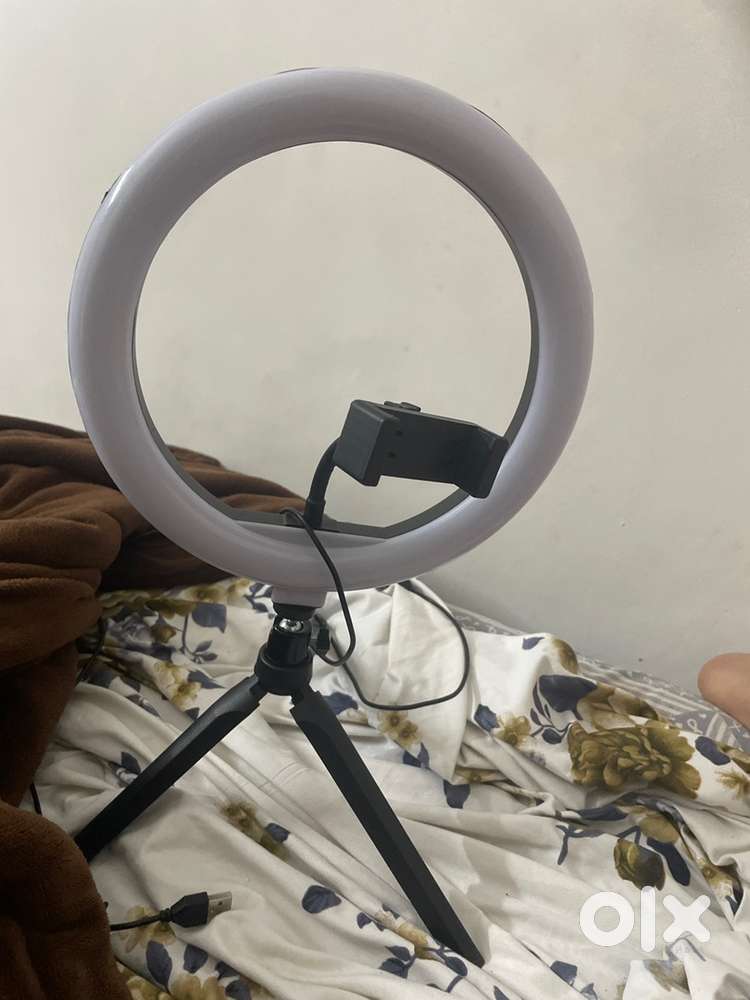 Amazon basics 10 inch ring light with tripod