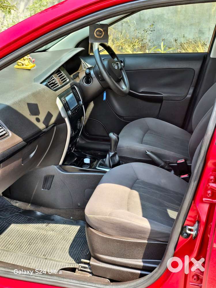 Tata Bolt Revotron Xt, 2015, Petrol