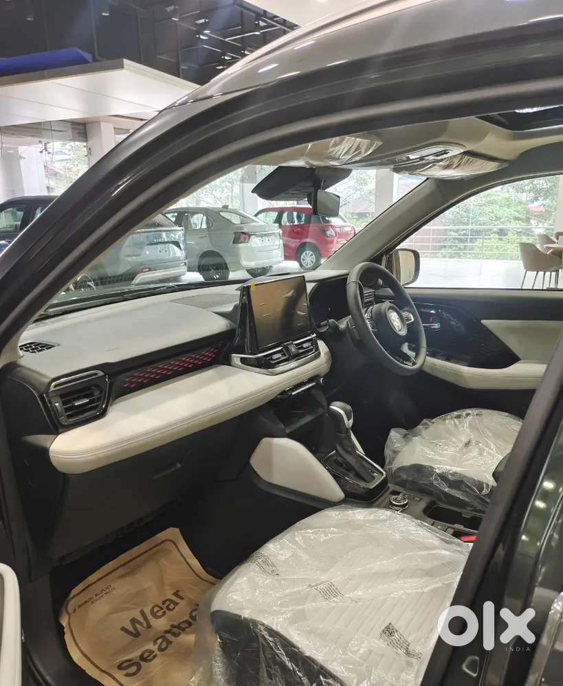 Maruti Suzuki Victoris Petrol 2026