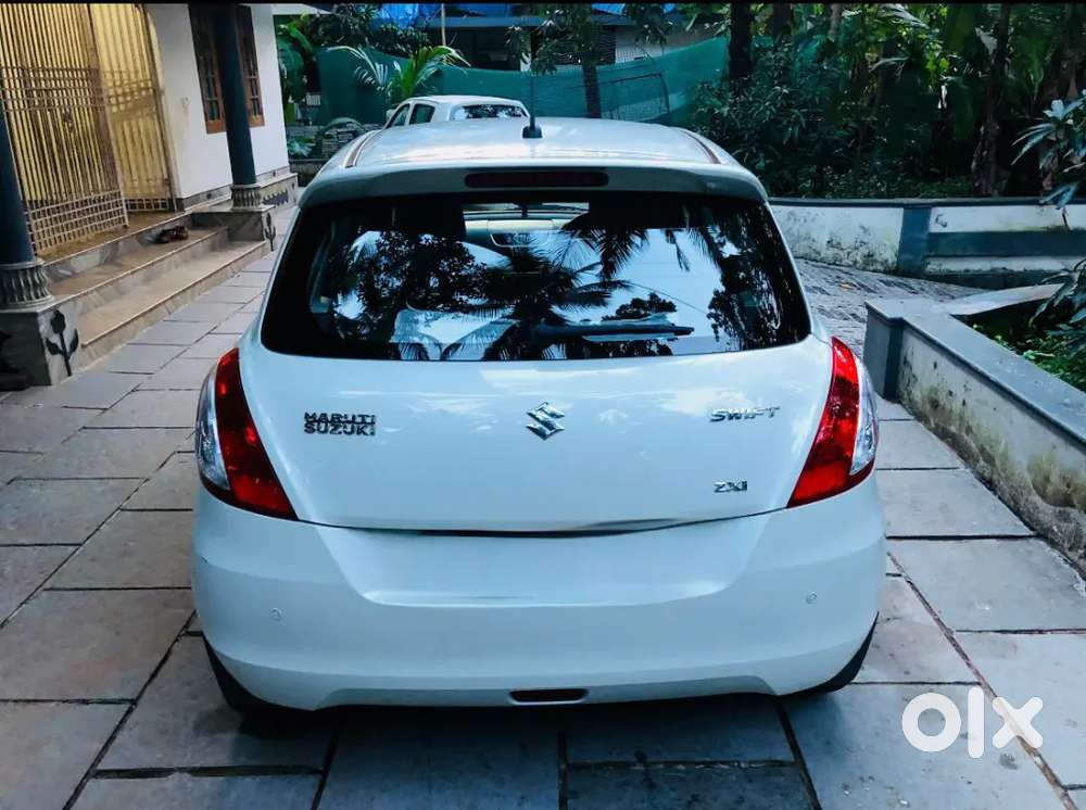 Maruti Suzuki Swift 2016 Petrol 100000 Km Driven
