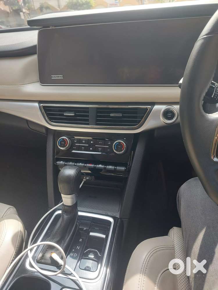 Mahindra Xuv700 2.0 Ax 7 Petrol At Luxury Pack Str, 2024, Petrol