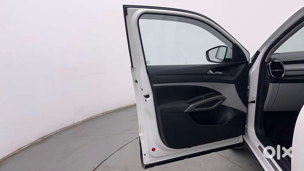 Skoda Kylaq Signature Plus At, 2025, Petrol