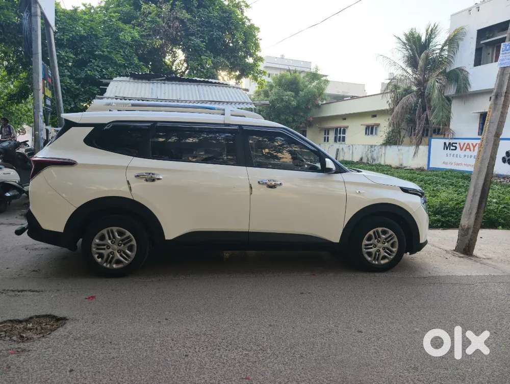 Kia Carens Premium Petrol 2023