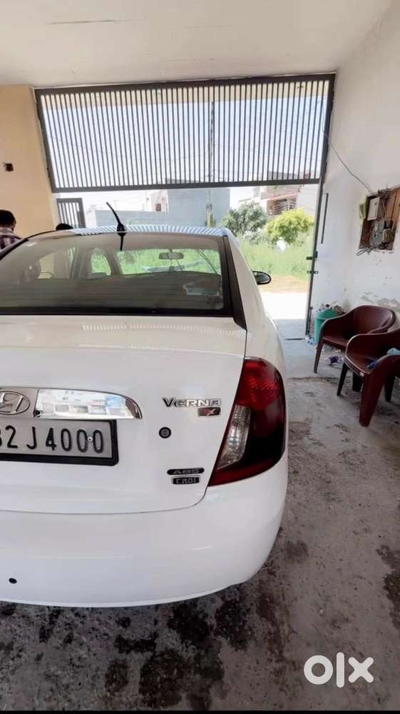 Hyundai Verna 2010 Diesel Well Maintained With Vip No