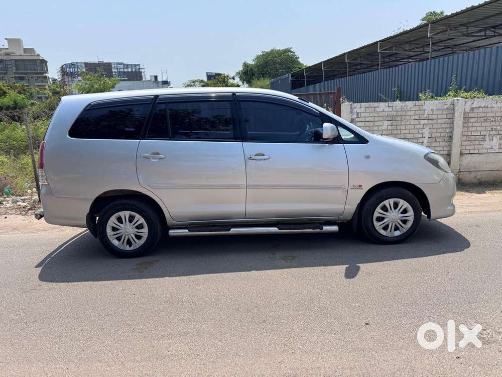 Toyota Innova 2.5 Gx 7 Seater Bs Iv, 2010, Diesel