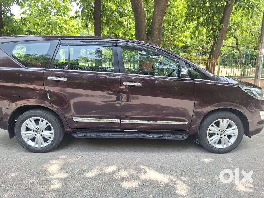 Toyota Innova Crysta 2.8z Automatic, 2016, Petrol