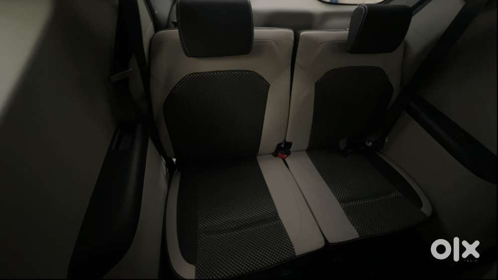 Renault Triber Rxz Easy-r Amt Dual Tone, 2022, Petrol