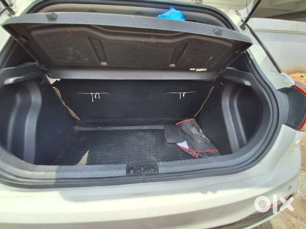 Single Hand Used Hyundai Elite I20 Asta Cvt (automatic) (top Variant)