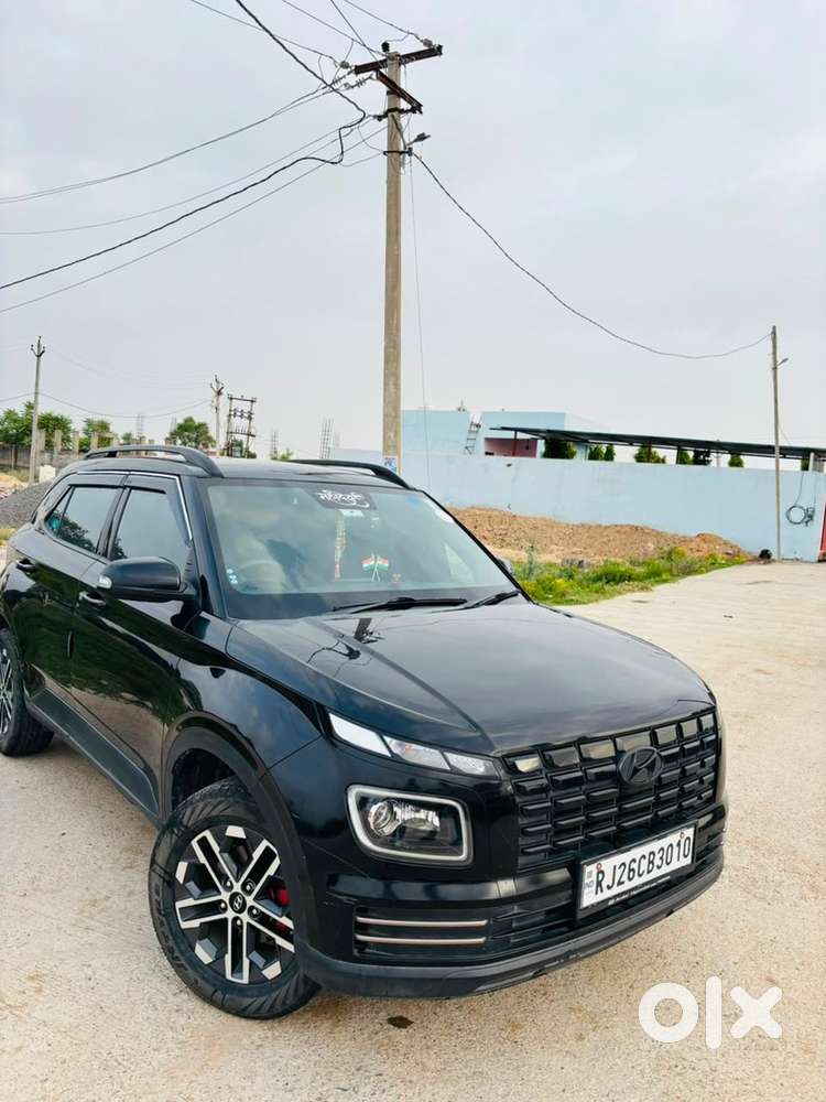 Hyundai Venue Petrol 2024