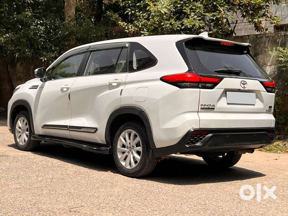 Toyota Innova Hycross 2.0 Vx Hybrid 7 Str, 2023, Petrol