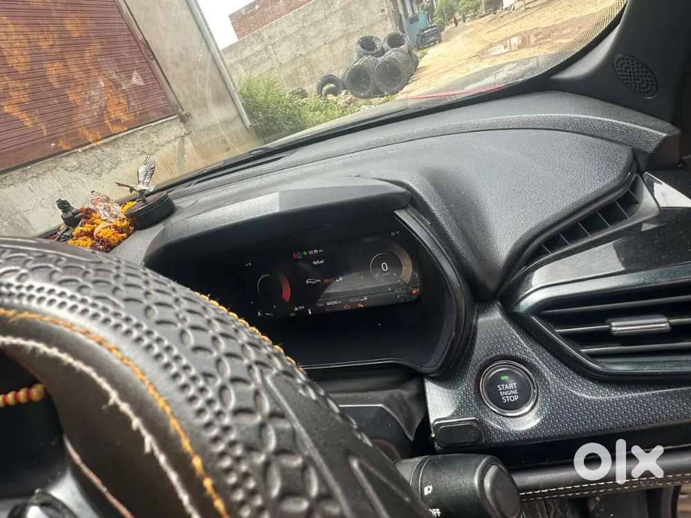 Tata Safari Dark 2024 Manual With Panaromic Sunroof
