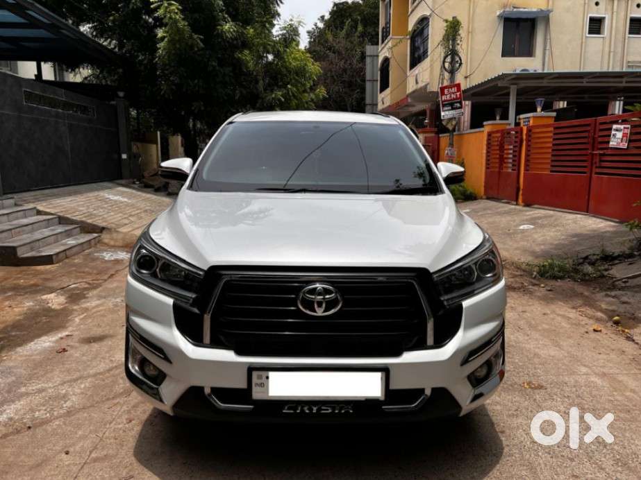 Toyota Innova Crysta 2.4 V 8 Str, 2023, Diesel