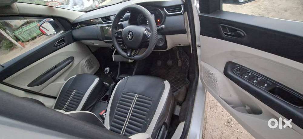 Renault Triber Rxt, 2022, Petrol
