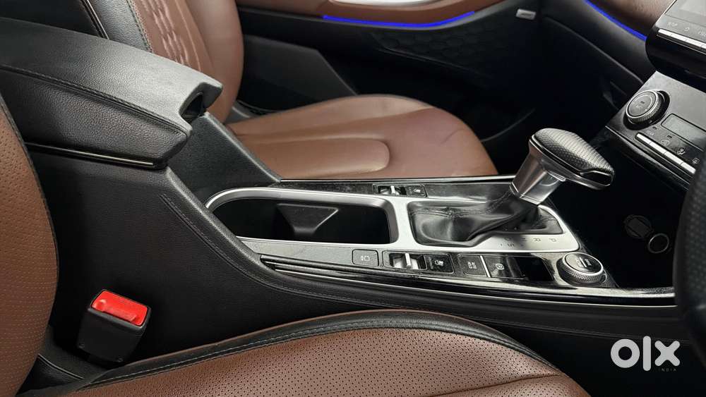 Hyundai Alcazar 2.0 Signature (o) Petrol At 6 Str, 2022, Petrol