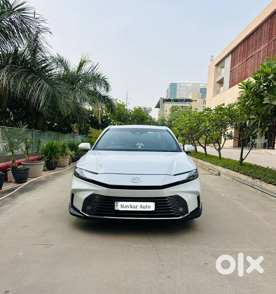 Toyota Camry Hybrid, 2026, Petrol