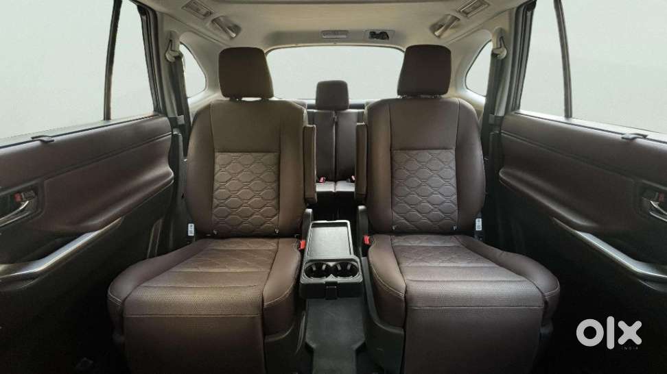 Toyota Innova Hycross 2.0 Zx (o) Hybrid 7 Str, 2025, Petrol